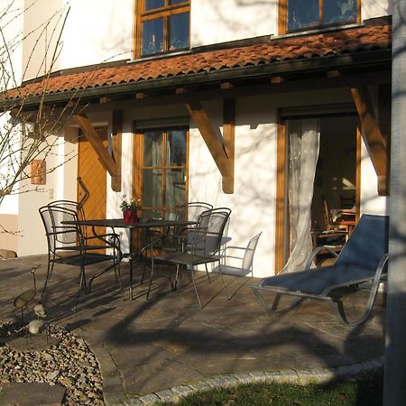 Unterm Nussbaeumle Apartment Adelhausen Exterior photo